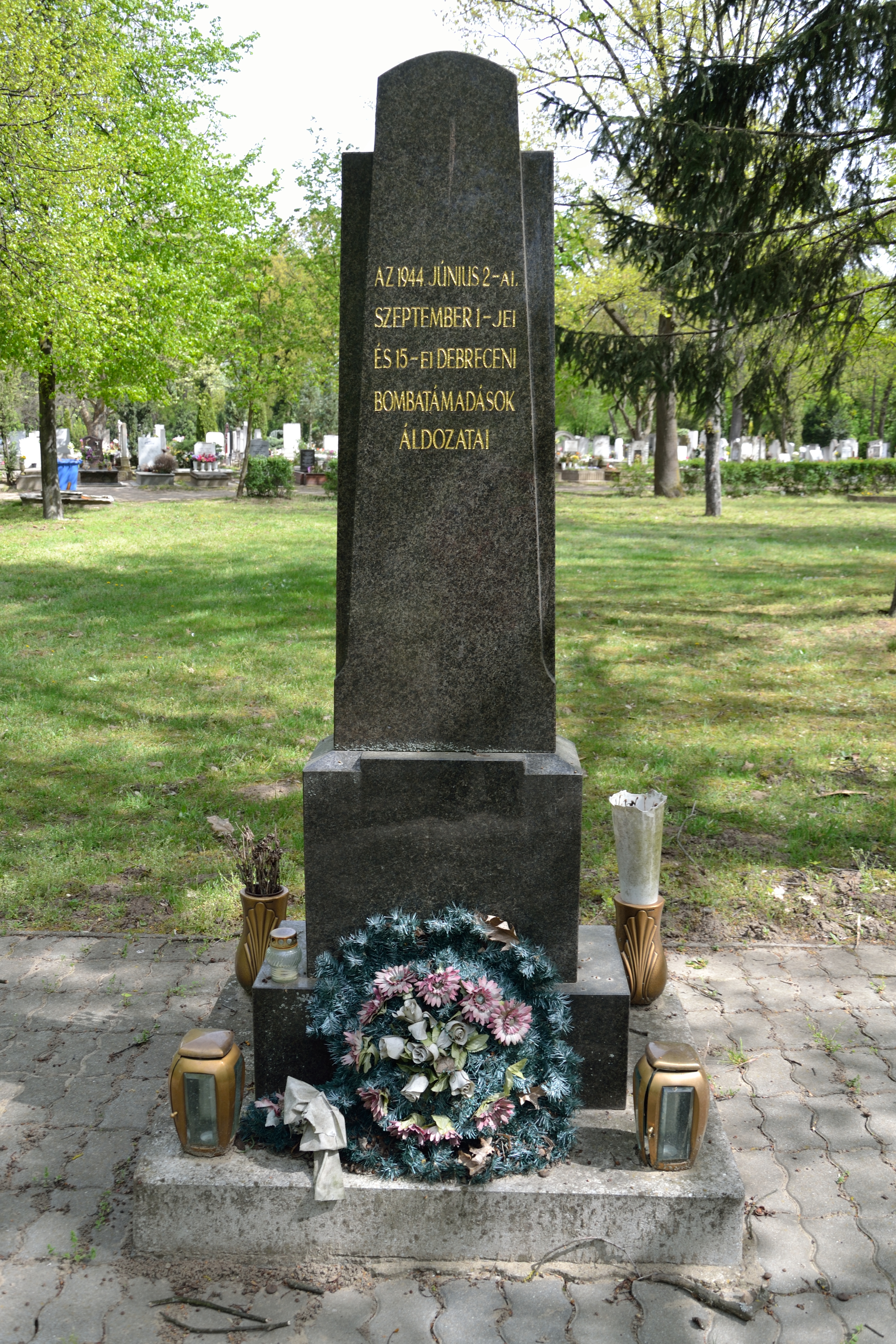 Bombázottak sírkertje