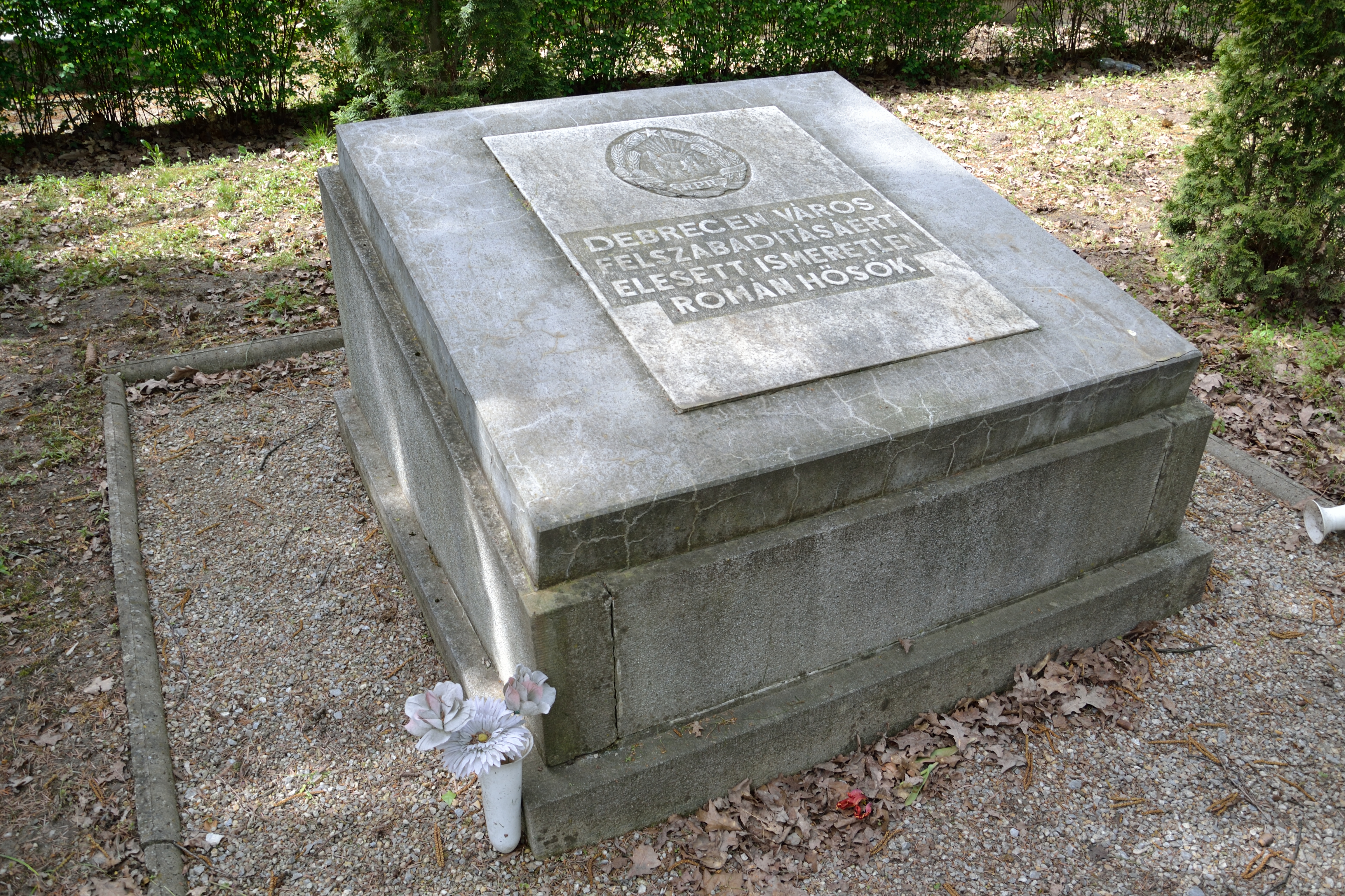 Román hősök síremléke