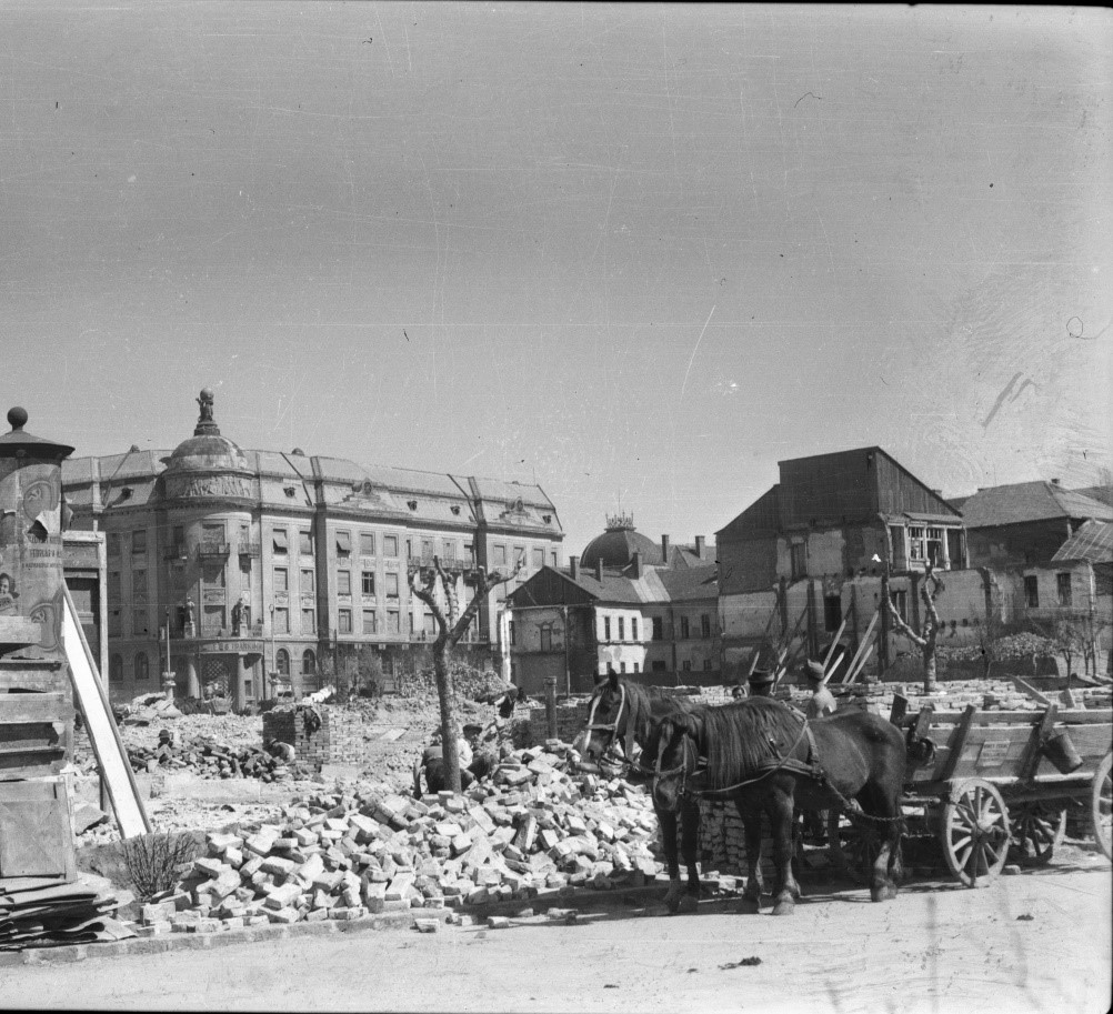 A Hunyadi utca részlete az 1944-es bombázás után