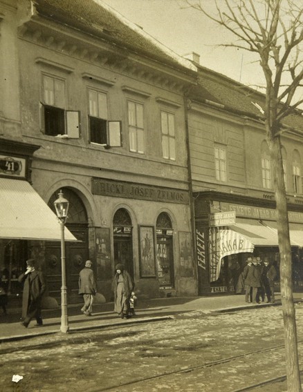 Rickl József Zelmos boltja az 1910-es évek elején 
