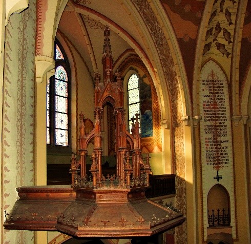 A hangvető korona